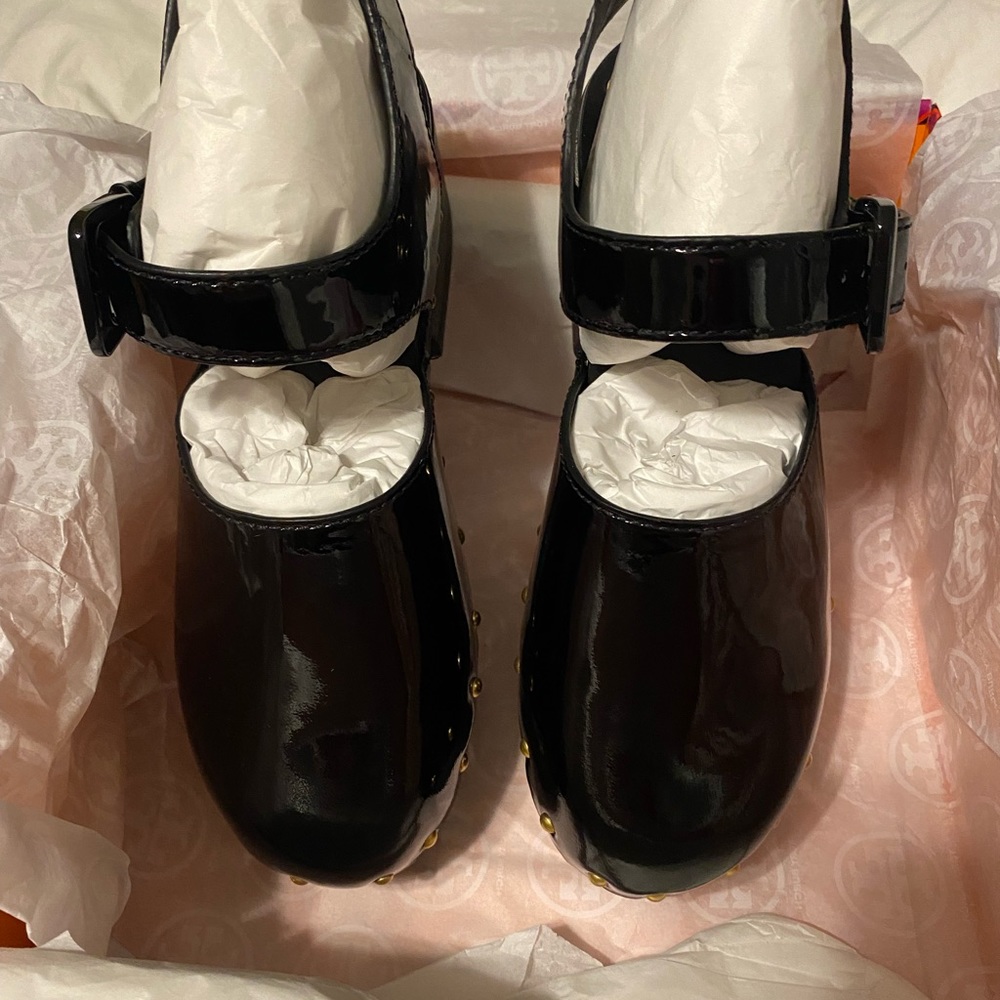 Tory Burch Stud Clog 70MM Patent Leather. New in box w branded shoe bag.